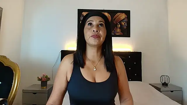 Snapshot of Shanon_mature chatting on June 8, 7:25 pm Shanon mature online show from June 8, 7:25 pm