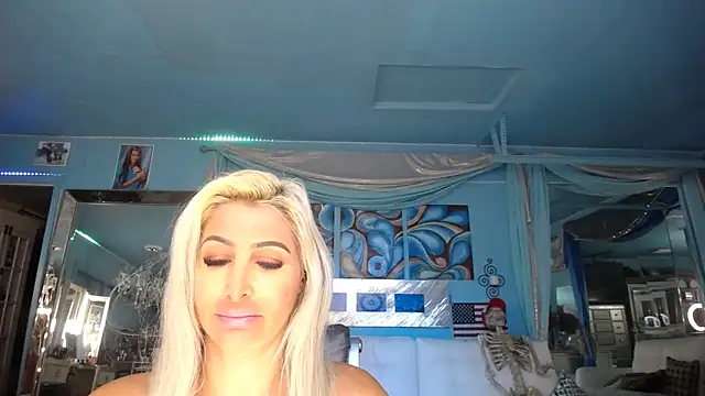 ADRIANNA FOX online show from March 1, 8:13 am