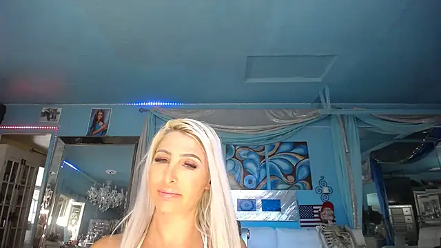 ADRIANNA FOX online show from March 9, 6:43 pm