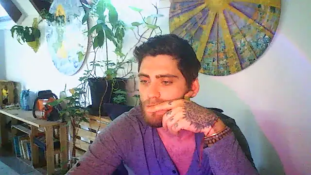 Snapshot of Jerusalimo chatting on June 4, 4:35 pm Jerusalimo online show from June 4, 4:35 pm