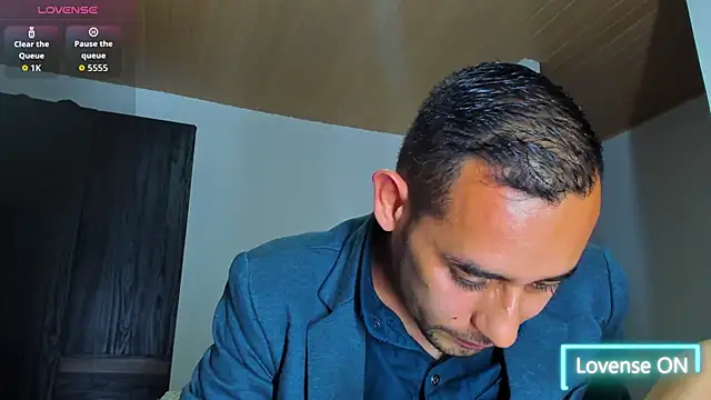 jhonyalzate2 online show from October 29, 2:25 am