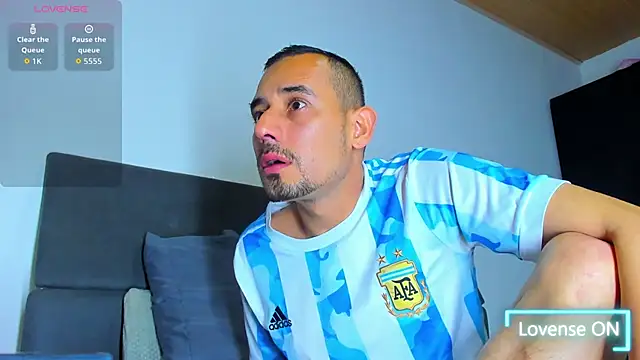 jhonyalzate2 online show from November 16, 12:05 am