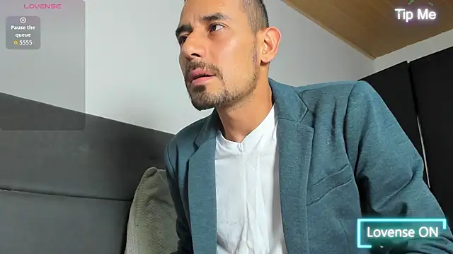 Snapshot of jhonyalzate2 chatting on June 22, 2:24 am jhonyalzate2 online show from June 22, 2:24 am