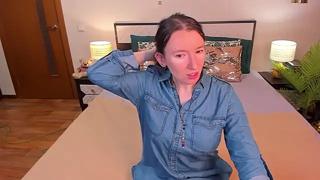 Snapshot of CatherineWalls chatting on May 19, 4:41 am CatherineWalls online show from May 19, 4:41 am