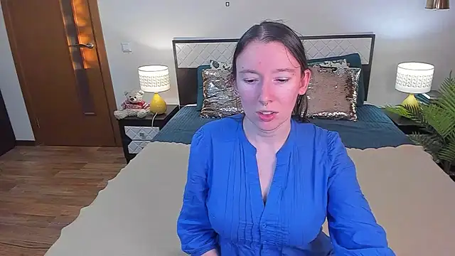 Snapshot of CatherineWalls chatting on June 2, 1:40 am CatherineWalls online show from June 2, 1:40 am