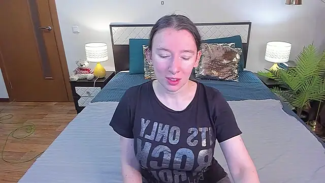 Snapshot of CatherineWalls chatting on June 9, 2:23 am CatherineWalls online show from June 9, 2:23 am