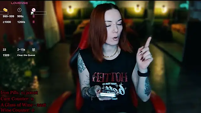 Snapshot of MaxPhoenixx chatting on April 28, 6:35 pm MaxPhoenixx online show from April 28, 6:35 pm