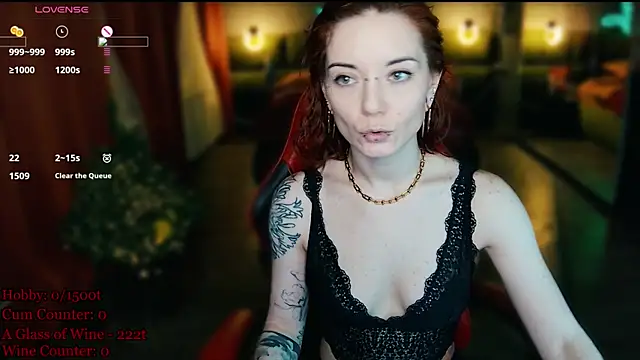 Snapshot of MaxPhoenixx chatting on May 4, 7:32 pm MaxPhoenixx online show from May 4, 7:32 pm