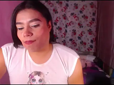 Snapshot of katrinawillff chatting on December 15, 2:05 am katrinawillff online show from December 15, 2:05 am