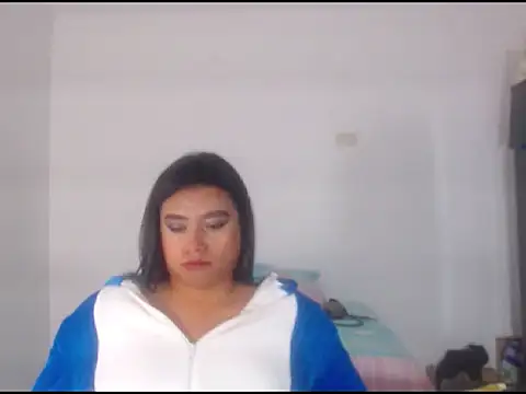 Snapshot of katrinawillff chatting on June 6, 5:39 pm katrinawillff online show from June 6, 5:39 pm