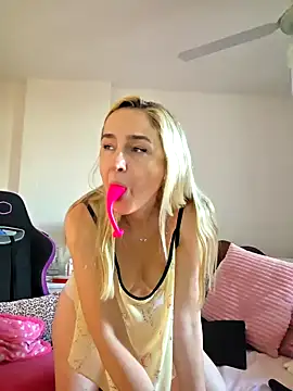 Snapshot of 1Sweetnina chatting on December 16, 10:37 pm 1Sweetnina online show from December 16, 10:37 pm