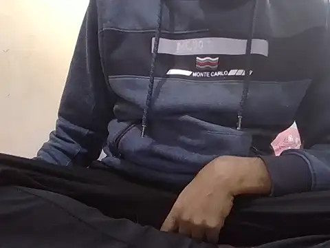 Snapshot of aakash_ModelBrown chatting on December 14, 11:39 am aakash ModelBrown online show from December 14, 11:39 am