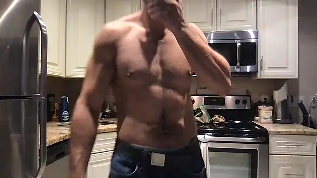 Snapshot of BigGuyMuscle chatting on November 18, 4:55 pm BigGuyMuscle online show from November 18, 4:55 pm