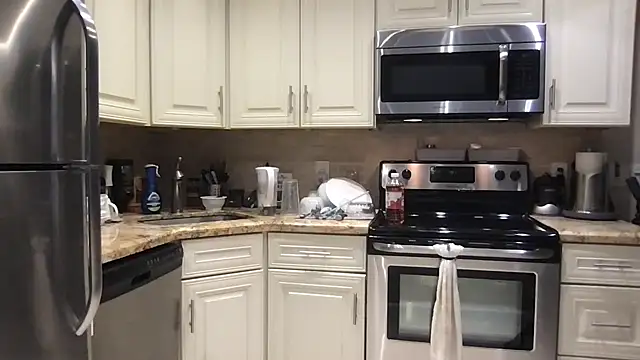 Snapshot of BigGuyMuscle chatting on November 19, 8:53 pm BigGuyMuscle online show from November 19, 8:53 pm