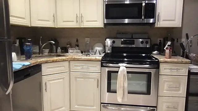 Snapshot of BigGuyMuscle chatting on November 25, 9:59 pm BigGuyMuscle online show from November 25, 9:59 pm