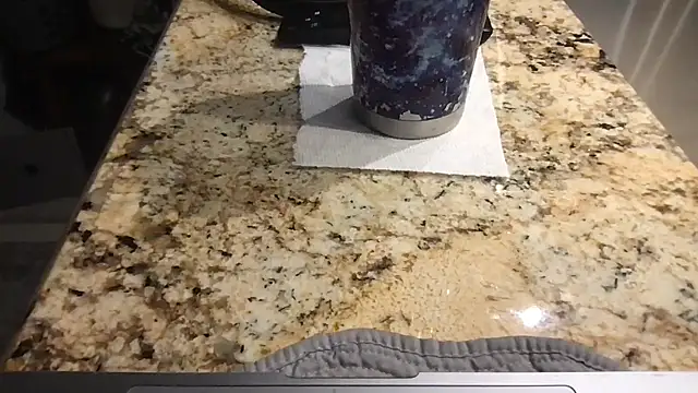 Snapshot of BigGuyMuscle chatting on November 30, 12:36 am BigGuyMuscle online show from November 30, 12:36 am