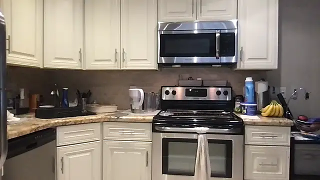 Snapshot of BigGuyMuscle chatting on December 1, 1:16 pm BigGuyMuscle online show from December 1, 1:16 pm