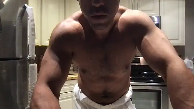Snapshot of BigGuyMuscle chatting on May 27, 1:57 am BigGuyMuscle online show from May 27, 1:57 am