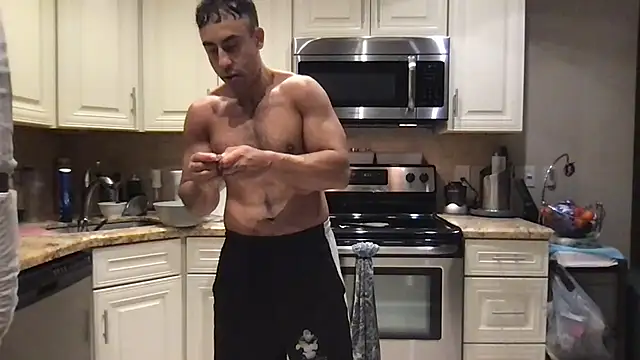 Snapshot of BigGuyMuscle chatting on June 3, 12:46 am BigGuyMuscle online show from June 3, 12:46 am