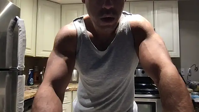 Snapshot of BigGuyMuscle chatting on June 7, 10:57 pm BigGuyMuscle online show from June 7, 10:57 pm