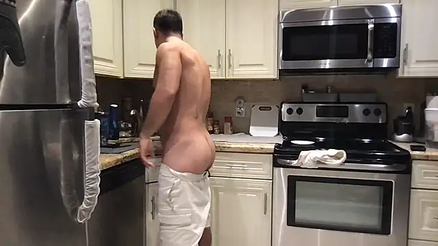 Snapshot of BigGuyMuscle chatting on July 24, 12:08 am BigGuyMuscle online show from July 24, 12:08 am