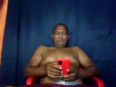 Snapshot of condor08750 chatting on January 19, 4:27 am condor08750 online show from January 19, 4:27 am