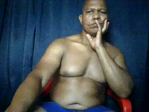 Snapshot of condor08750 chatting on February 4, 12:27 am condor08750 online show from February 4, 12:27 am