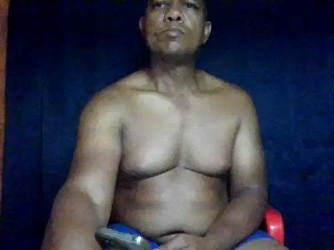 Snapshot of condor08750 chatting on February 10, 9:13 am condor08750 online show from February 10, 9:13 am