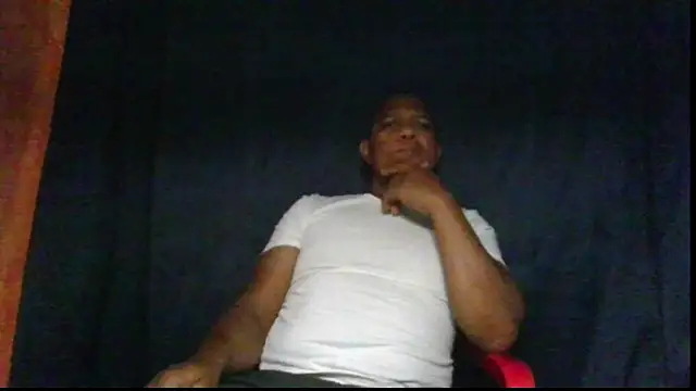 Snapshot of condor08750 chatting on February 20, 1:46 am condor08750 online show from February 20, 1:46 am