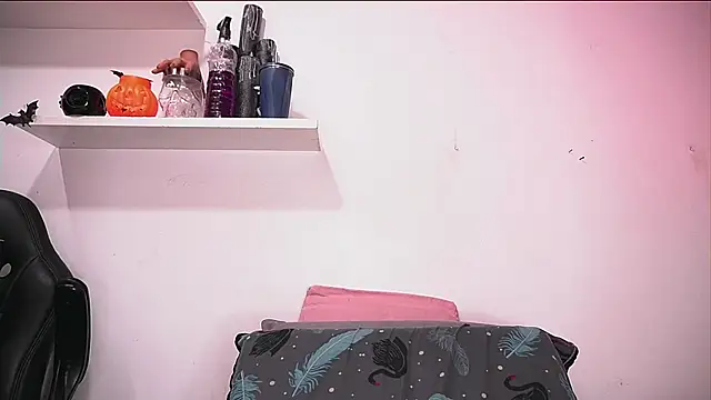 alexaa walker online show from October 29, 11:45 am