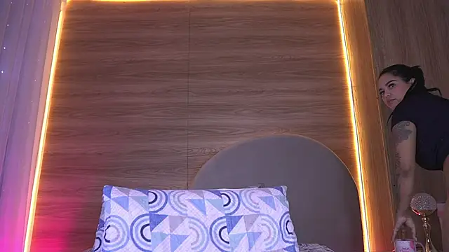 Snapshot of alexaa_walker chatting on May 20, 12:00 pm alexaa walker online show from May 20, 12:00 pm