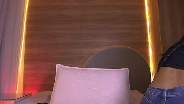Snapshot of alexaa_walker chatting on June 1, 11:56 am alexaa walker online show from June 1, 11:56 am
