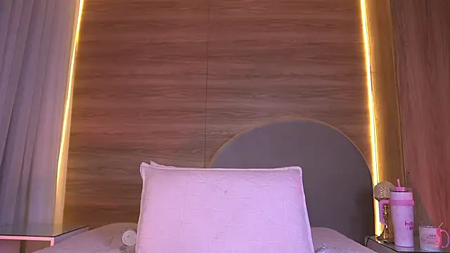 Snapshot of alexaa_walker chatting on June 4, 12:00 pm alexaa walker online show from June 4, 12:00 pm