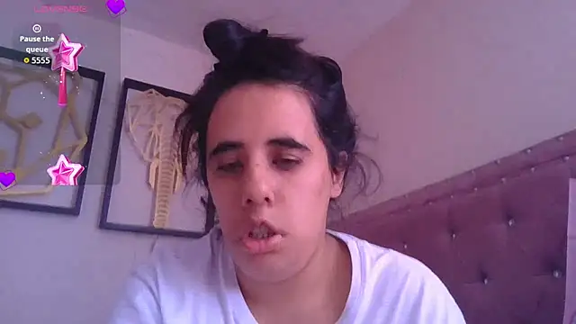 annarose19 online show from May 30, 6:05 pm