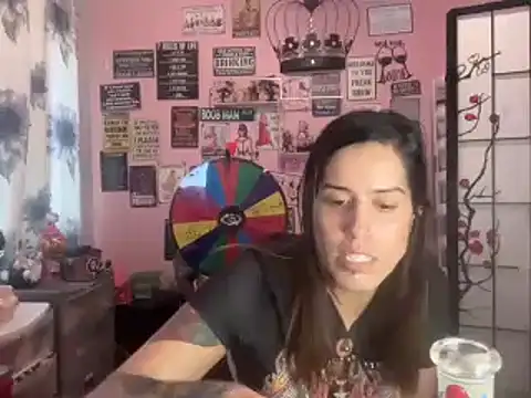 latinacubana online show from December 23, 5:11 pm