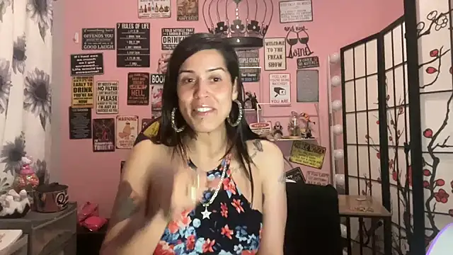 latinacubana online show from February 5, 6:13 am