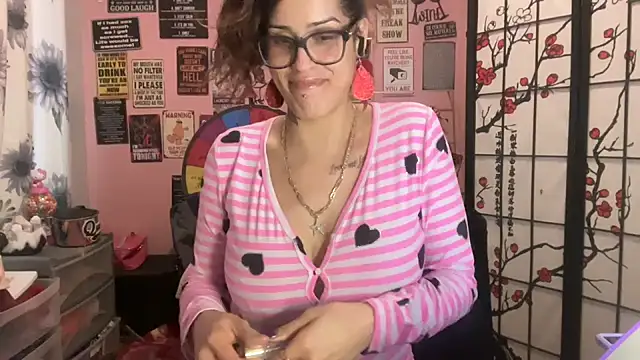 latinacubana online show from February 15, 1:16 pm