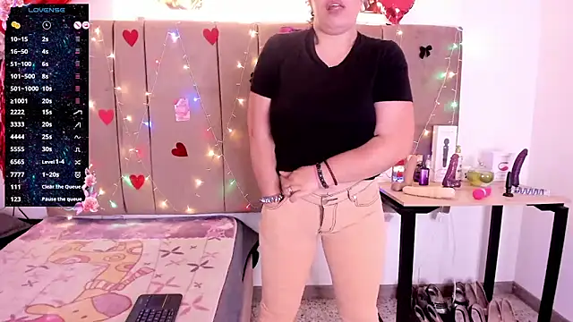 Zaly mature online show from December 4, 1:26 am