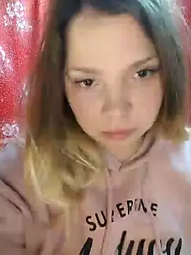 Zuli Kiska online show from December 3, 8:28 pm