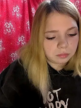 Zuli Kiska online show from February 13, 9:06 pm