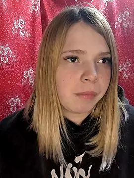 Zuli Kiska online show from February 25, 9:02 pm