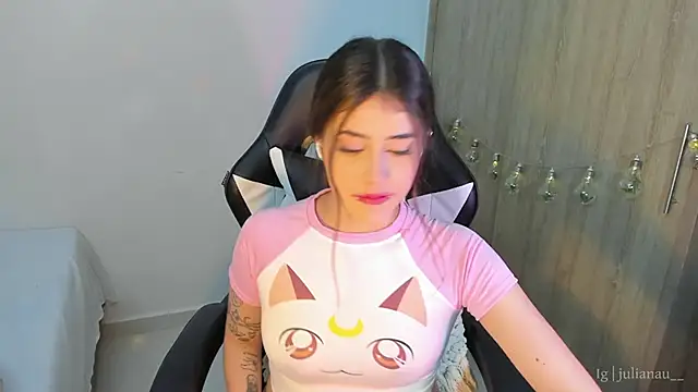 iriswest  online show from January 11, 2:09 am