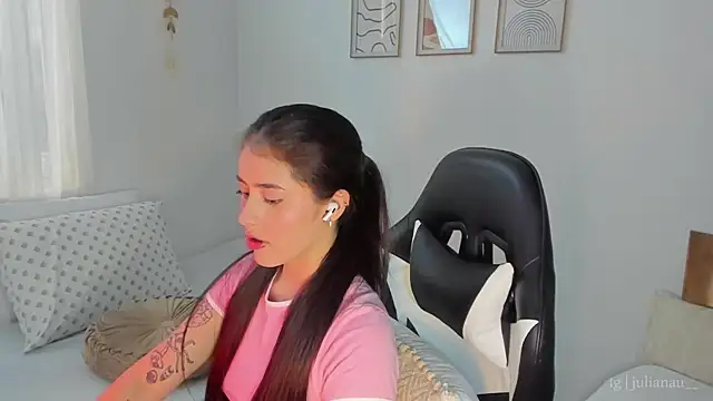 iriswest  online show from January 16, 11:16 pm