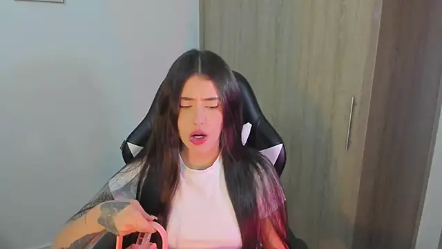 iriswest  online show from January 24, 1:45 am