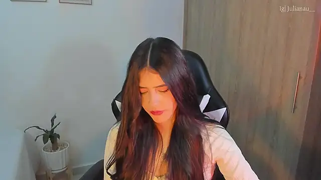 iriswest  online show from February 20, 10:37 pm