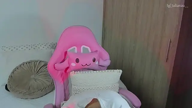 iriswest  online show from March 13, 11:16 pm