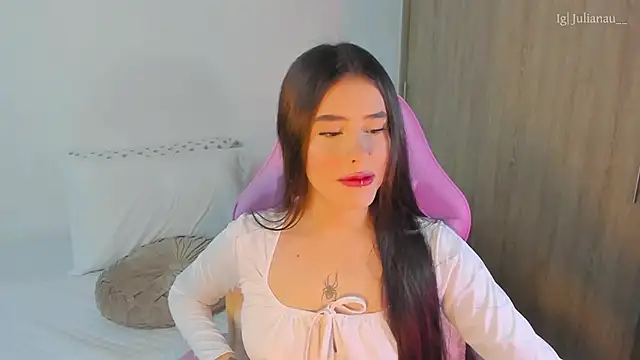 iriswest  online show from March 15, 11:17 pm