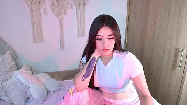 Snapshot of iriswest_ chatting on June 27, 1:54 am iriswest online show from June 27, 1:54 am