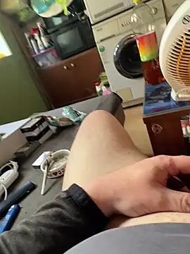 MatThiAs2806 online show from April 25, 7:11 am