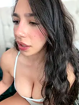 LoveLillyy online show from December 15, 9:41 pm